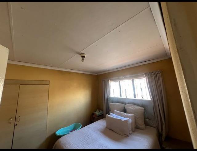 2 BEDROOM HOUSE FOR SALE IN VOSLOORUS